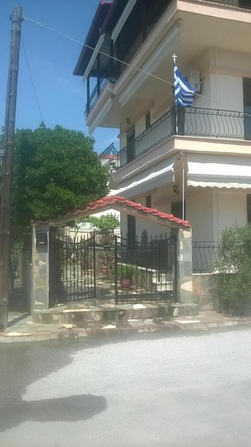 Villa Eleon 2 เนอาวรัสนา ภายนอก รูปภาพ